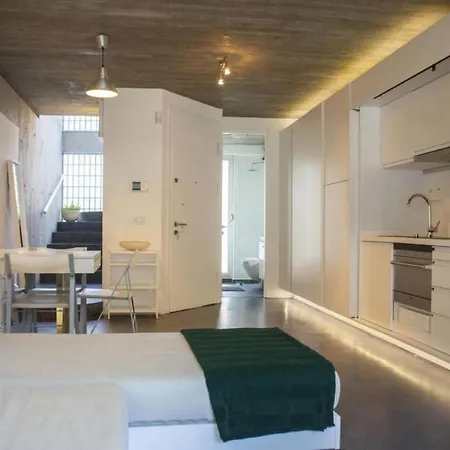 Sleek And Duplex House In Beyoglu