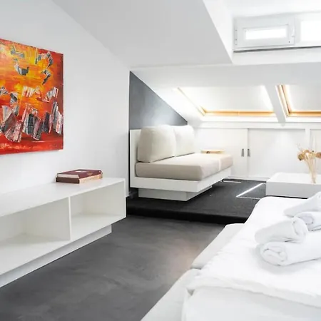 Sleek And Duplex House In Beyoglu アパート イスタンブール