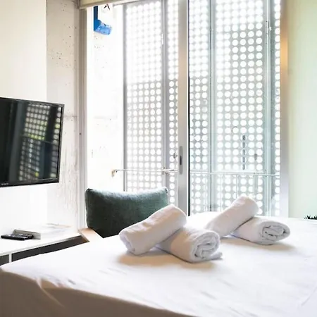 Sleek And Duplex House In Beyoglu Daire *