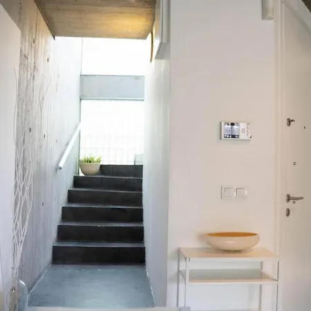 Sleek And Duplex House In Beyoglu